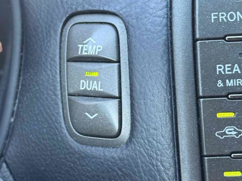 Used 2005 Lexus LS 430 RWD image 10