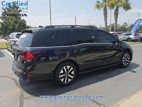 Certified 2025 Honda Odyssey EX-L image 5