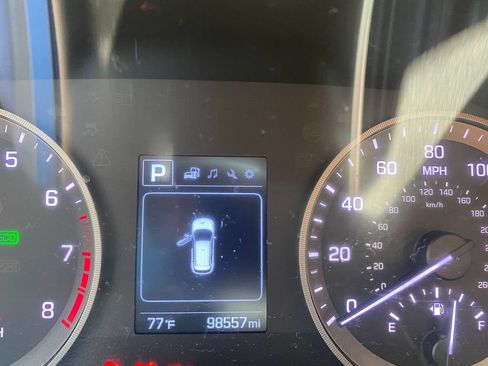 Used 2016 Hyundai Tucson SE w/ Option Group 02 FWD image 17