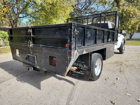 Used 2019 RAM 5500 Tradesman w/ Chrome Appearance Group image 9