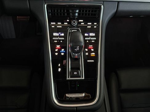 Used 2022 Porsche Panamera 4 Platinum Edition AWD/4WD image 29