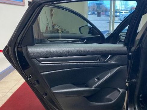 Used 2022 Honda Accord Sport image 14