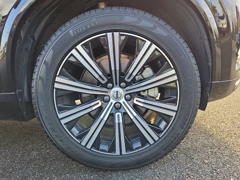 Certified 2023 Volvo XC90 B5 Core w/ Protection Package Premier image 10