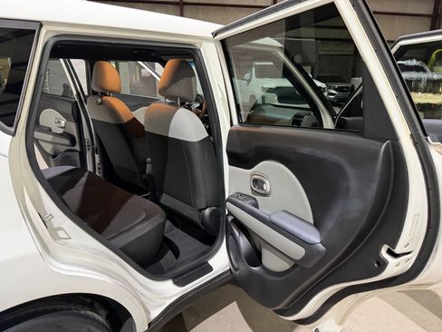Used 2018 Kia Soul w/ Convenience Package FWD image 21