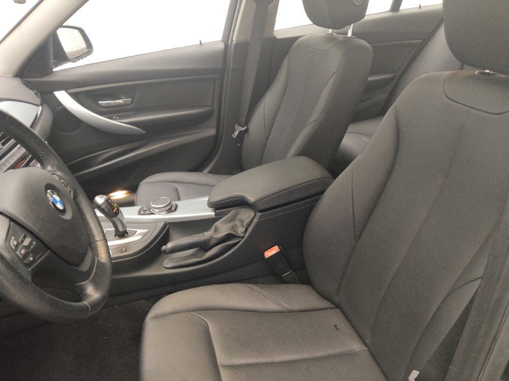 Used 2017 BMW 320i Sedan RWD image 17