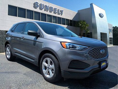 Used 2024 Ford Edge SE image 1
