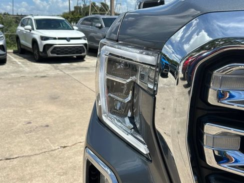 Used 2021 GMC Sierra 1500 SLT w/ SLT Premium Package RWD image 32