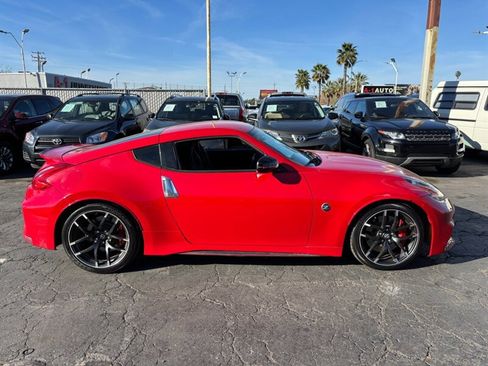 Used 2017 Nissan 370Z NISMO RWD image 2