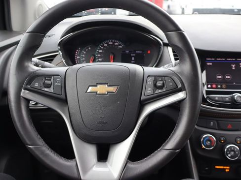 Used 2021 Chevrolet Trax LT w/ Redline Edition AWD/4WD image 6