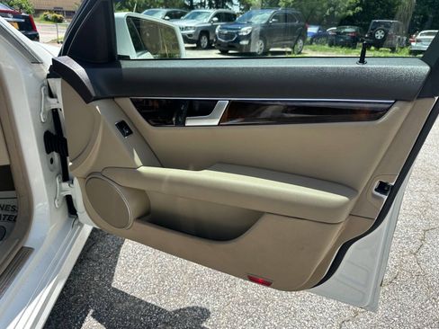 Used 2014 Mercedes-Benz C 250 Sedan image 18