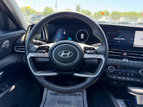 Used 2024 Hyundai Elantra SEL w/ Convenience Package FWD image 13
