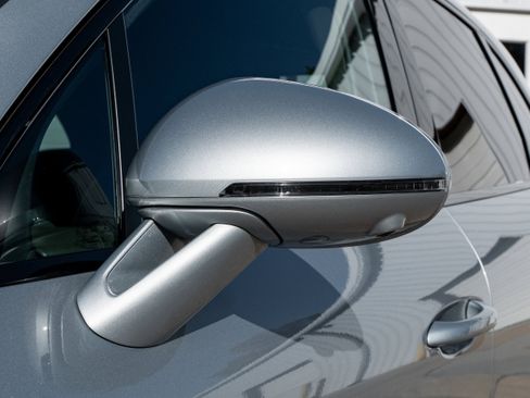 Used 2023 Porsche Macan image 14