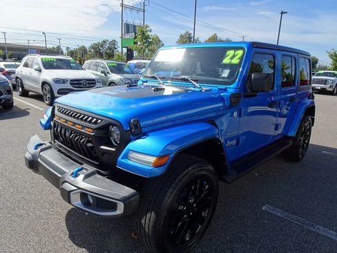 Used 2022 Jeep Wrangler Unlimited Sahara w/ Cold Weather Group image 8