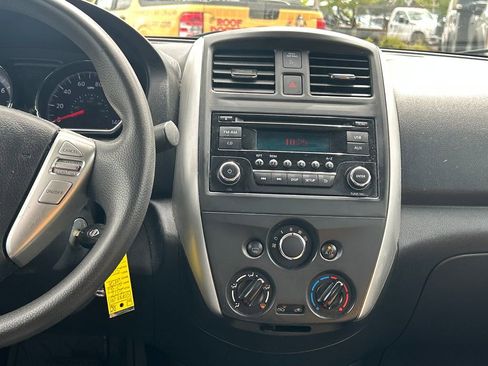 Used 2016 Nissan Versa SV FWD image 23