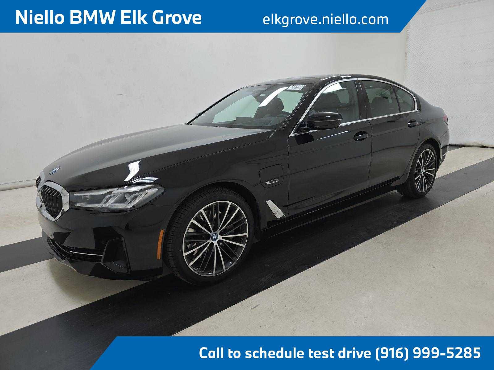 Used 2023 BMW 530e w/ Executive Package RWD image 1