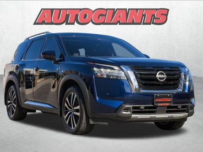 Used 2024 Nissan Pathfinder Platinum w/ Cargo Package