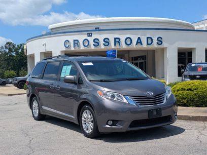 Used 2017 Toyota Sienna XLE Premium