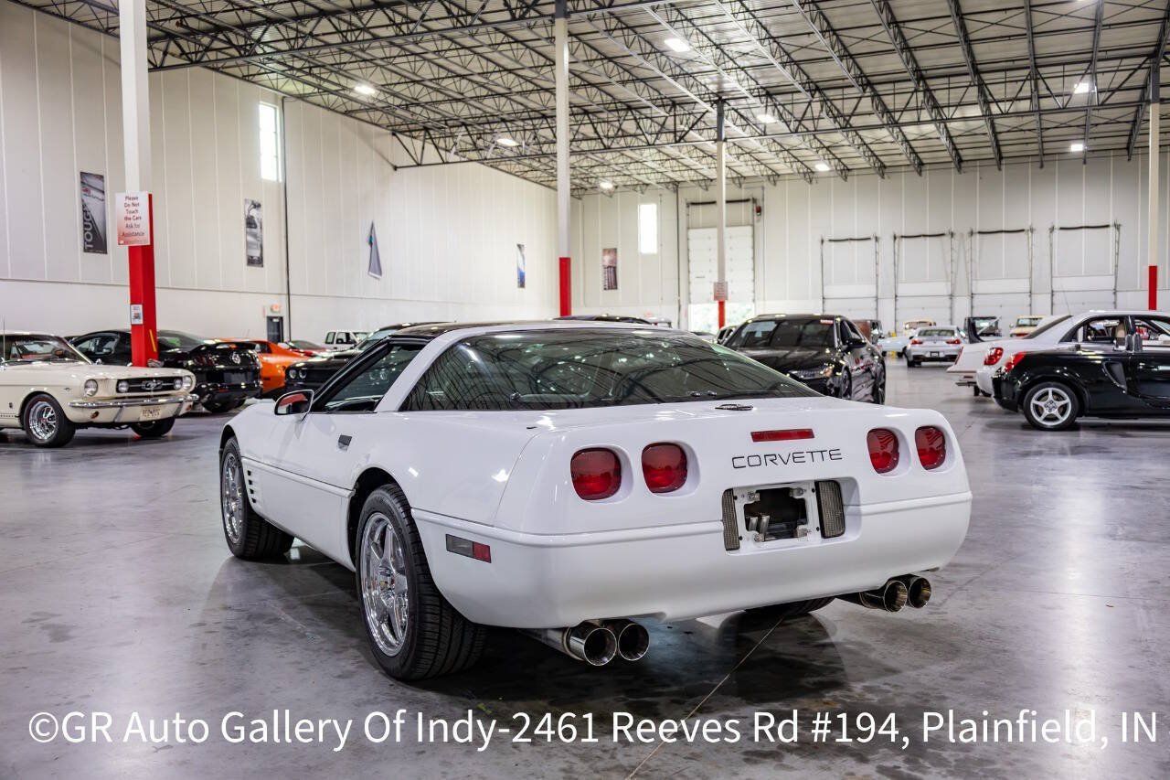 Used 1992 Chevrolet Corvette Coupe RWD image 5
