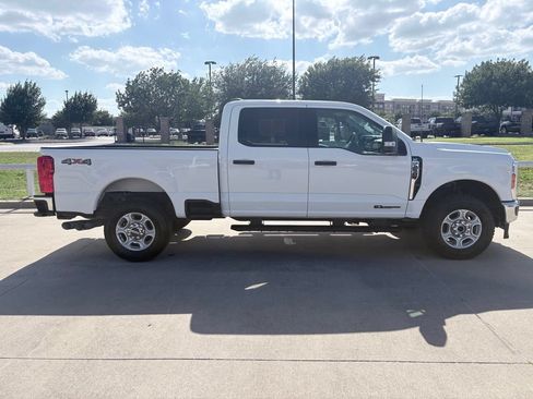 Used 2025 Ford F250 XLT AWD/4WD image 3
