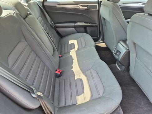 Used 2020 Ford Fusion SE FWD image 20