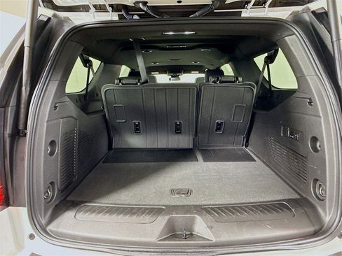 Used 2024 GMC Yukon XL SLT w/ SLT Luxury Package image 20