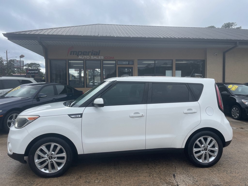 Used 2018 Kia Soul + FWD image 2