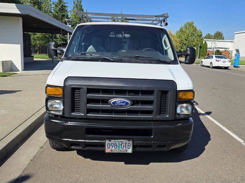 Used 2014 Ford E-250 and Econoline 250 w/ Power Group RWD image 2