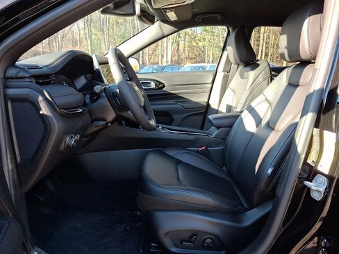 New 2026 Jeep Compass Limited image 9