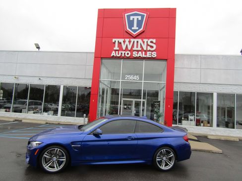 Used 2020 BMW M4 Coupe image 1