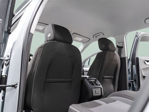 Used 2025 Chevrolet Blazer LT image 29