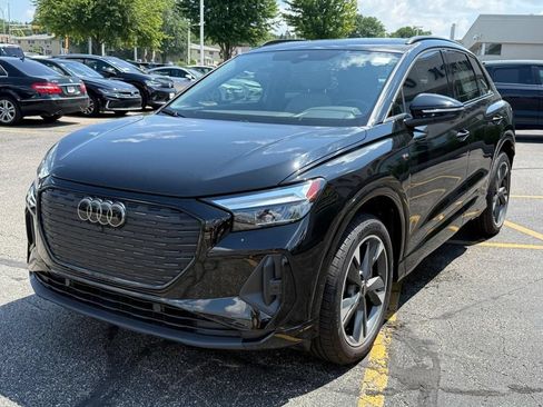 Used 2024 Audi Q4 e-tron Premium Plus w/ Premium Plus AWD/4WD image 8