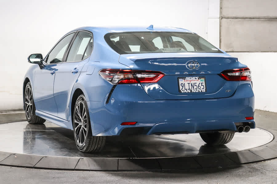Certified 2024 Toyota Camry SE FWD image 5