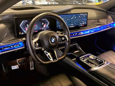 Used 2025 BMW 740i image 16