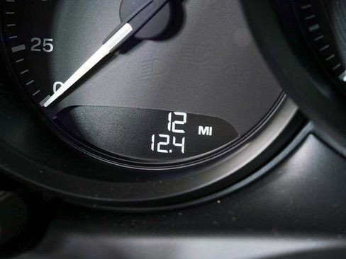 New 2026 Porsche Macan image 12