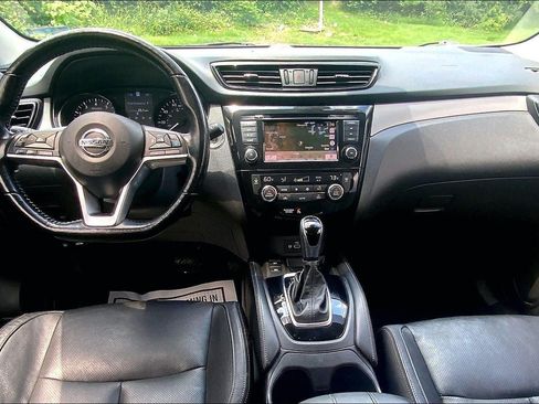 Used 2020 Nissan Rogue Sport SL w/ Premium Package FWD image 16
