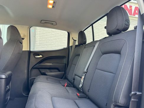 Used 2017 Chevrolet Colorado LT w/ LT Convenience Package RWD image 19