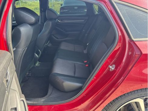 Used 2018 Honda Accord Sport image 5