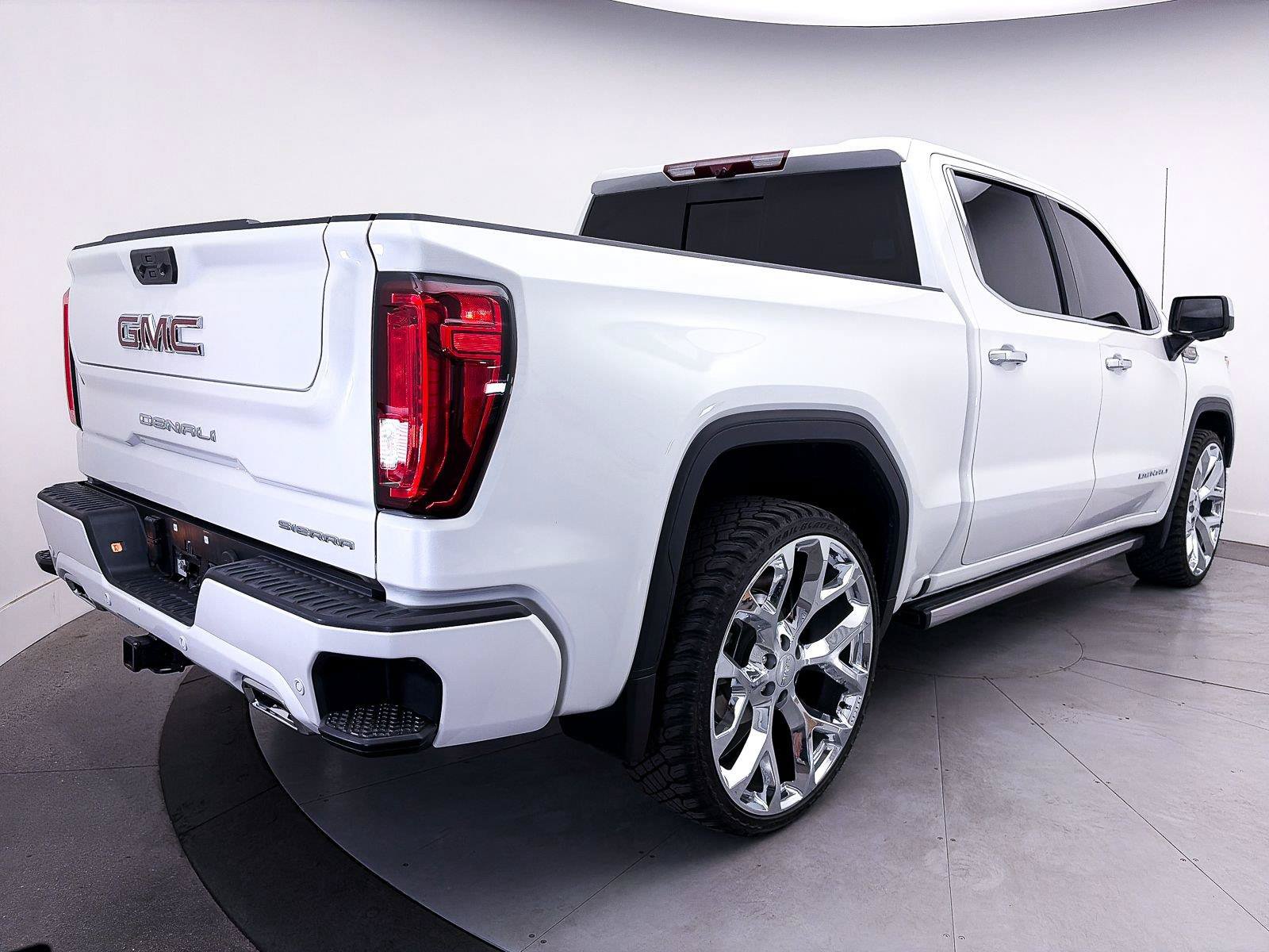 Used 2025 GMC Sierra 1500 Denali AWD/4WD image 21