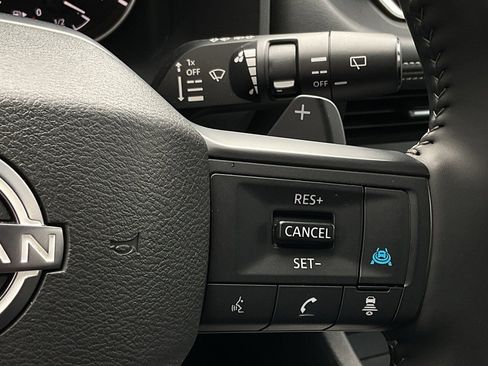 Used 2025 Nissan Rogue SV image 24