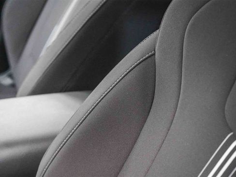 Used 2025 Hyundai Elantra Sport image 19