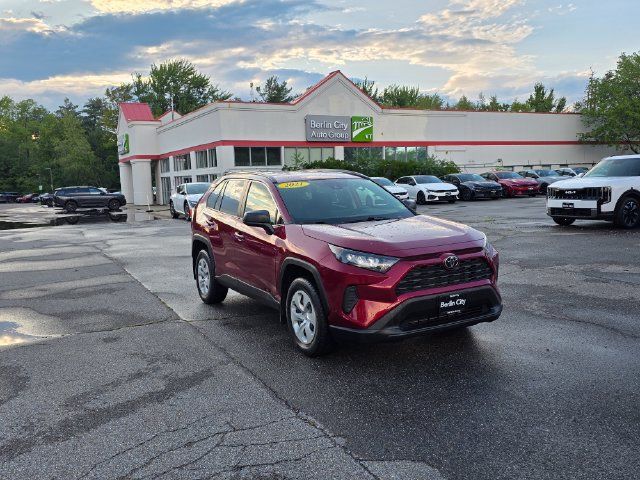 Used 2021 Toyota RAV4 LE AWD/4WD image 29