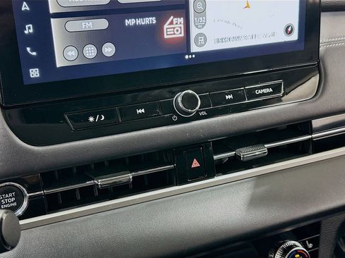 Used 2025 Mitsubishi Outlander SE image 16