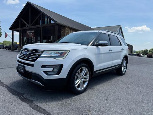 Used 2017 Ford Explorer Limited FWD image 2