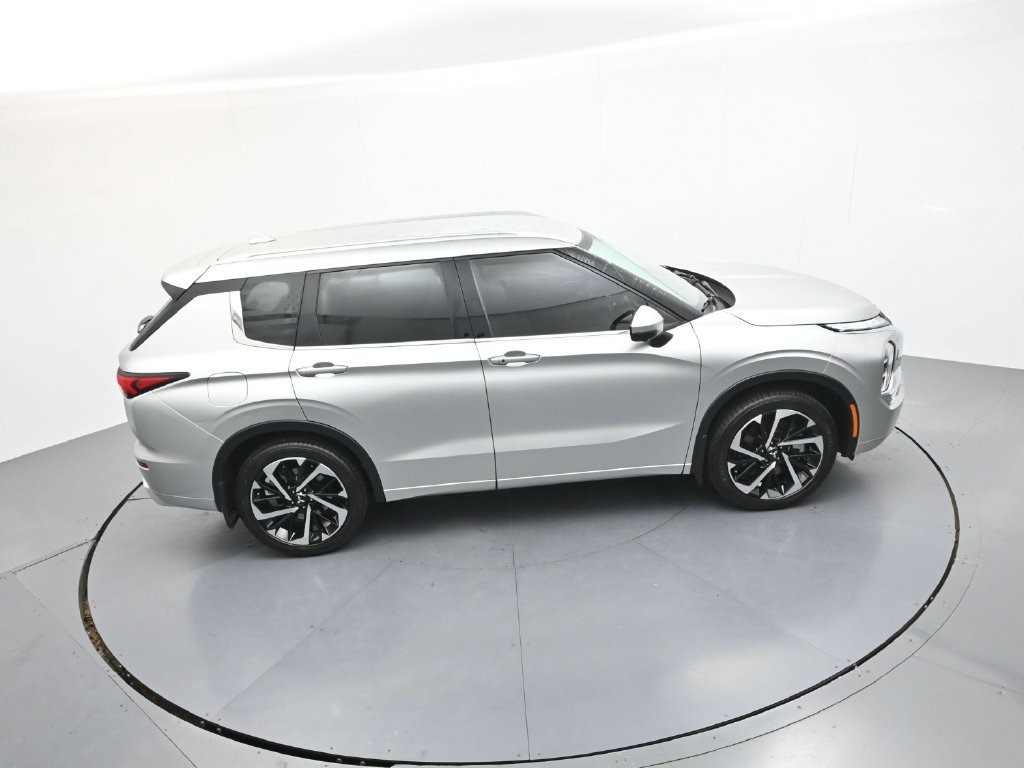 Used 2023 Mitsubishi Outlander SEL AWD/4WD image 32