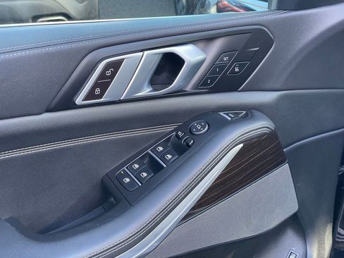 Used 2024 BMW X5 xDrive50e image 12