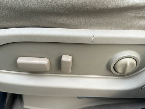 Used 2012 GMC Acadia SLT image 34