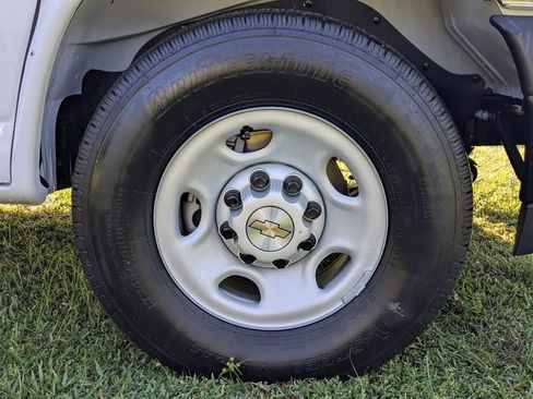 New 2025 Chevrolet Express 2500 Work Van w/ Driver Convenience Package image 11