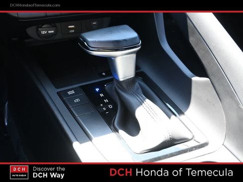 Used 2025 Hyundai Elantra Sport FWD image 11