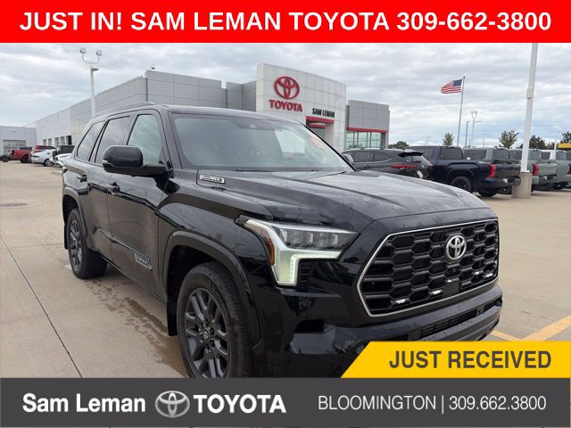 Used 2025 Toyota Sequoia Platinum AWD/4WD image 1