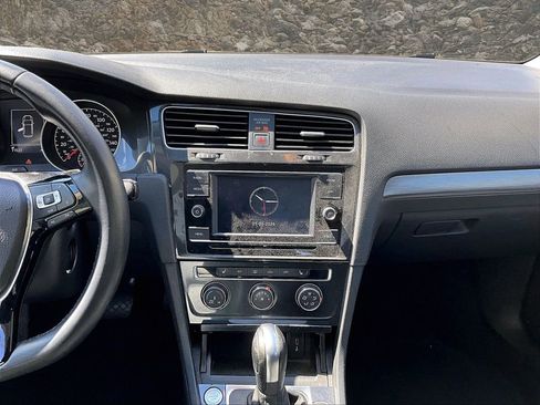 Used 2021 Volkswagen Golf 4-Door FWD image 4